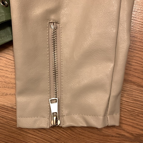 Bailey Rose NWOT Two Tone Faux Leather Belted Moto Jacket - Picture 6 of 16